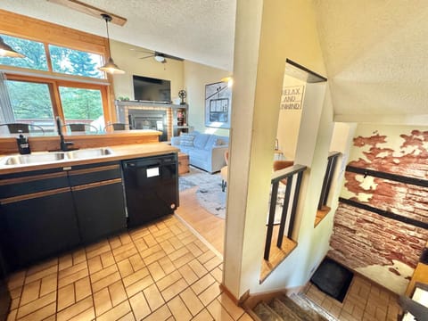 Ski-in Ski-out Townhome at Lutsen Mountain, Pool, Hot Tub, Fitness, Sauna and more! Apartment in Lutsen