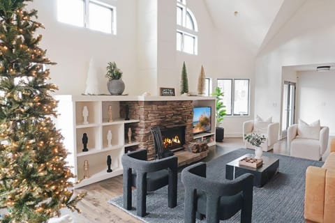 Living My Best Life by Juniper Holiday + Home House in Chikaming Township