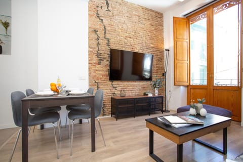 TV and multimedia, Living room, Dining area