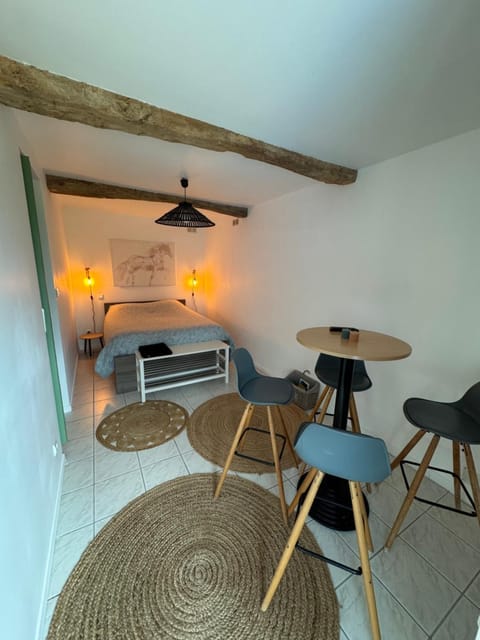 Living room, Photo of the whole room, Bedroom