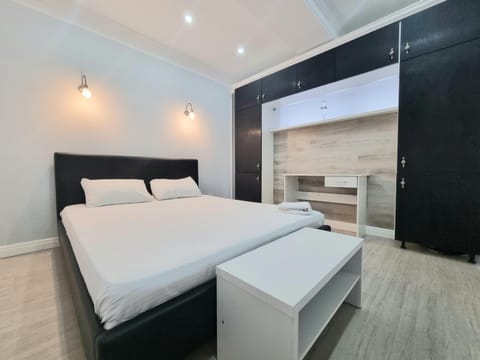 Bed, Bedroom, wardrobe