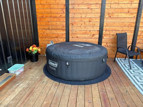 Sleeps 5-6 Near RRG-Hot Tub-Nice Sunrise-Quiet House in Kentucky