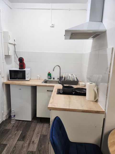Studio proche Paris Apartment in Saint-Denis, France