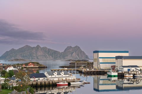 Nearby landmark, Lake view, Sea view