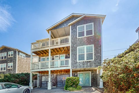 Calypso House in Lincoln City