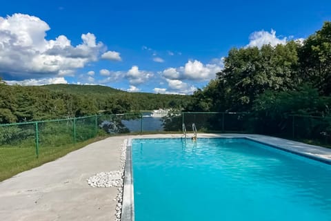The Poolside Paradise House in Bucksport