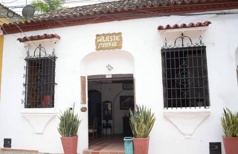 Facade/entrance