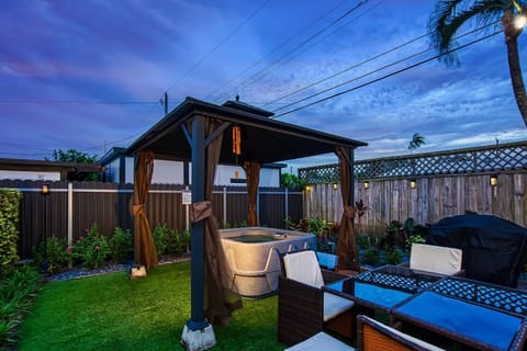 6-BD 3-BA Dreamy Vacation Retreat in Coral Terrace House in Miami