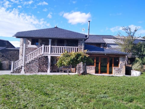 Property building, Day, Garden, Garden view