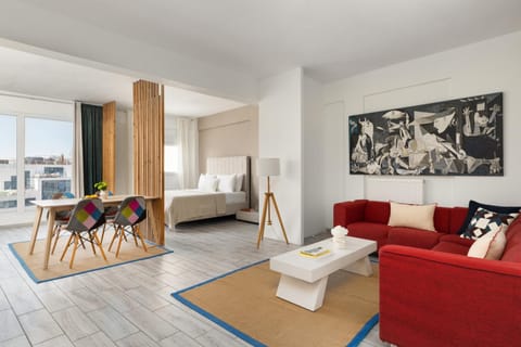 Bed, Living room, Photo of the whole room, Bedroom, City view