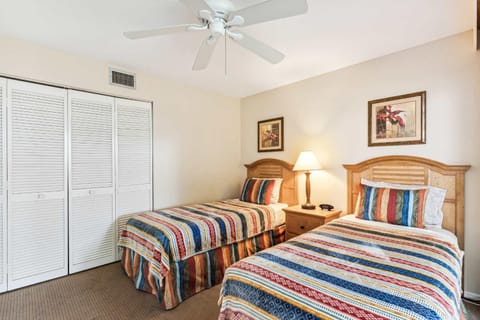 Resort Views Quiet Back End of the Park Shore Resort House in Naples