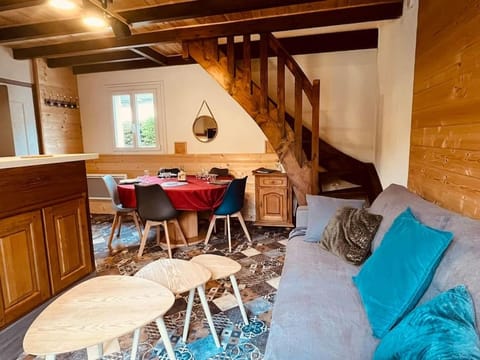 Living room, Seating area, Dining area