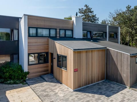Property building, Neighbourhood