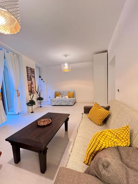Living room, Photo of the whole room