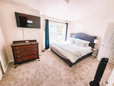 Palmer Lake near AF Academy Pet Friendly King Bed 4 TVs House in Palmer Lake