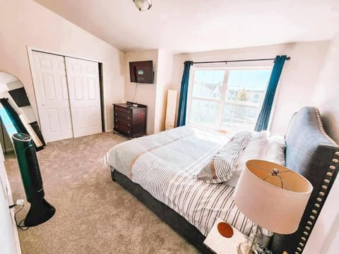 Palmer Lake near AF Academy Pet Friendly King Bed 4 TVs House in Palmer Lake