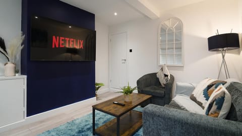 Modern Luxury Home - Pool Table - Sleeps 5 House in Bassetlaw District