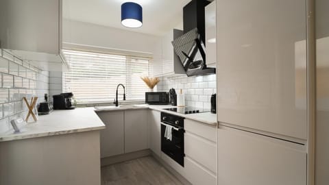 Modern Luxury Home - Pool Table - Sleeps 5 House in Bassetlaw District