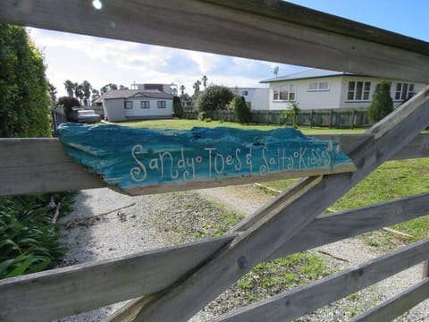 Sandy Toes at Coopers Beach House in Northland