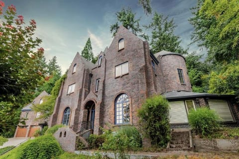 Castle Estate in SW Portland minutes from Downtown House in Portland