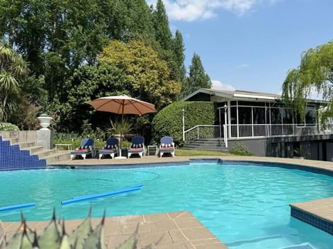 Balcony/Terrace, Swimming pool, Sports