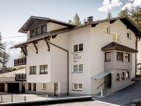 The Black by Regina Apartment in Trentino-South Tyrol