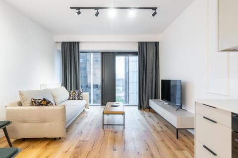 Communal lounge/ TV room, TV and multimedia, Living room, Seating area, Evening entertainment