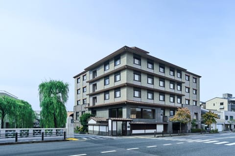 Property building, Day, Neighbourhood, Location
