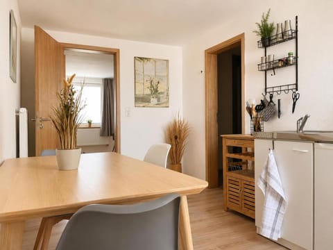 Dining area, kitchen