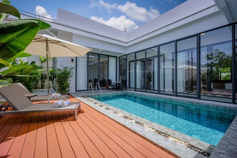 Patio, Day, Pool view, Swimming pool, sunbed