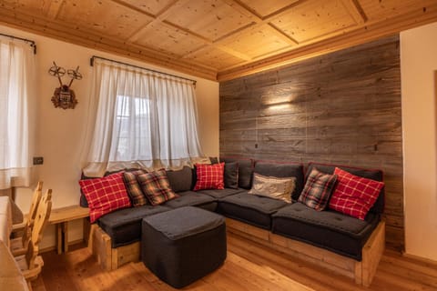 Communal lounge/ TV room, Living room