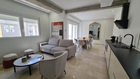 TV and multimedia, Kitchen or kitchenette, Living room, Dining area