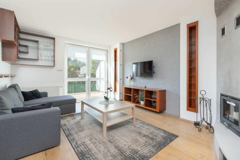 Communal lounge/ TV room, TV and multimedia, Living room, Seating area, Evening entertainment, flat iron