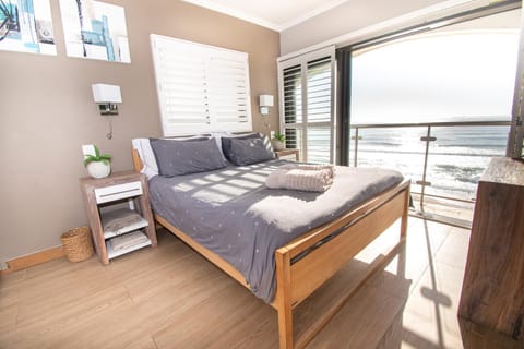 Bed, Natural landscape, View (from property/room), Balcony/Terrace, Photo of the whole room, Bedroom, Sea view, towels