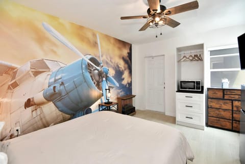 Cozy Studio Suite Near Beach w Kitchenette #3 Motel in Daytona Beach Shores