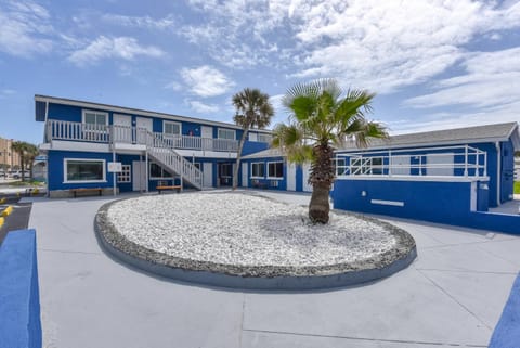 Cozy Studio Suite Near Beach w Kitchenette #5 Motel in Daytona Beach Shores