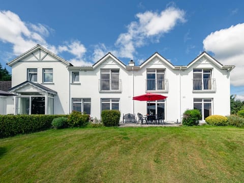 Property building, Day, Garden, Balcony/Terrace, Garden view