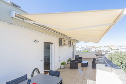 Patio, Balcony/Terrace, Seating area