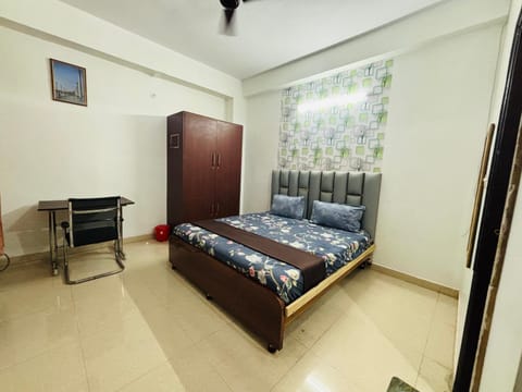 Bed, Living room, Photo of the whole room, Seating area, Bedroom, wardrobe