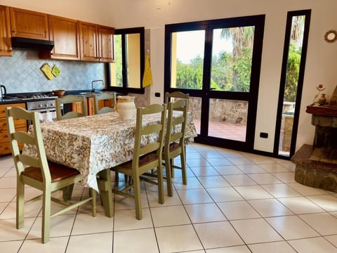 Living room, Dining area, Lunch, kitchen