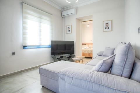 TV and multimedia, air conditioner