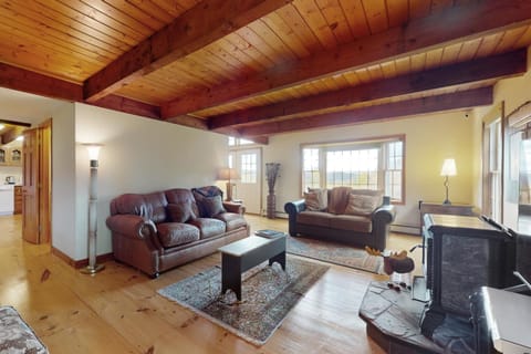 Green Mountain Sunrise House in West Dover