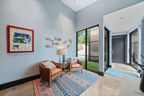 Facade/entrance, Lobby or reception, Seating area