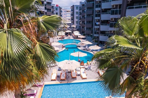 Day, City view, Pool view, Swimming pool, Swimming pool, sunbed