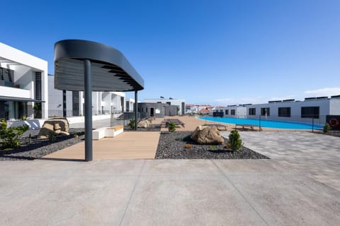 Property building, Pool view, Swimming pool, sunbed
