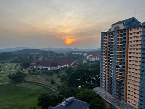 Property building, Natural landscape, Golfcourse, Sunrise, Sunset