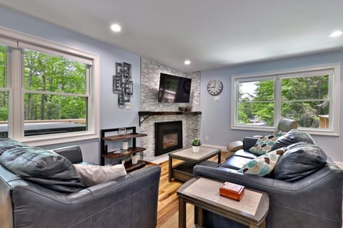 Living room, fireplace