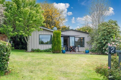 Property building, Spring, Day, Garden, Garden view