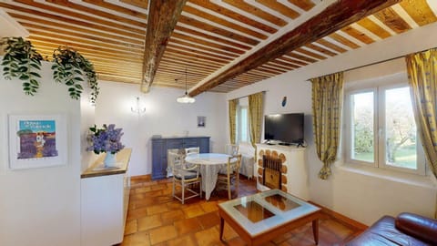 TV and multimedia, Living room, Meals