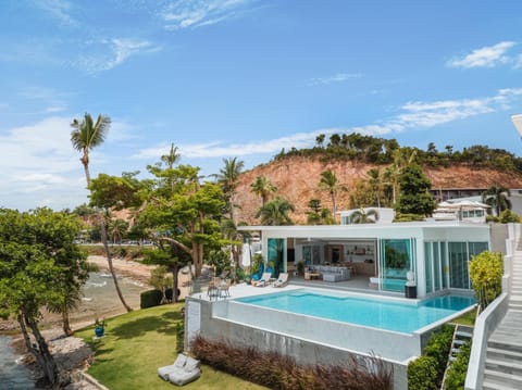 Property building, Day, Natural landscape, Pool view, Swimming pool, sunbed